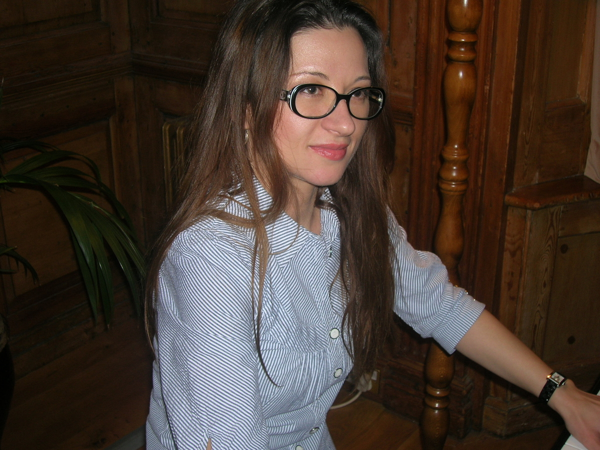 Yllka prepares to play